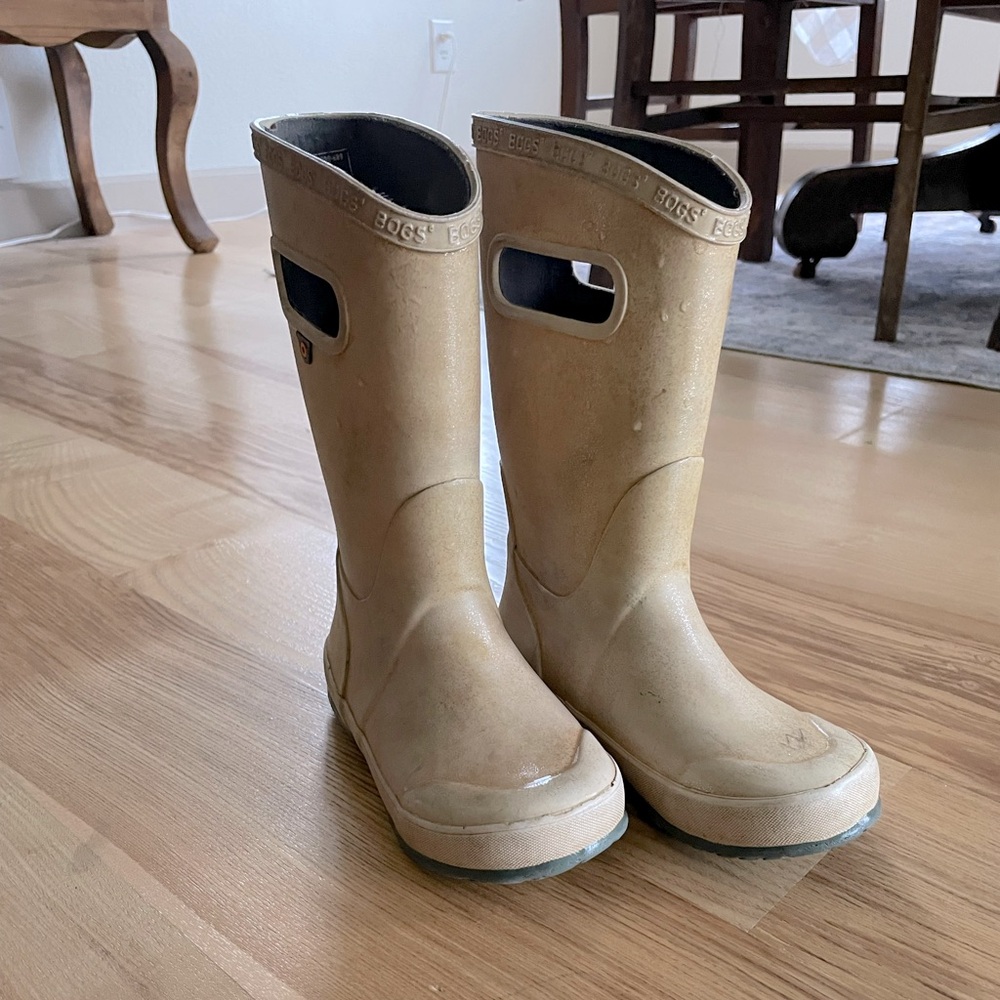 Girls size 12 Bogs Boots